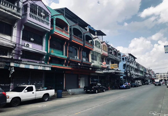 ขายอาคารพาณิชย์ หมู่บ้านดีเค บางบอน เนื้อที่ 26.1 ตร.ว. 3.5 ชั้น 2 น้ำ ติดถนนเมนโครงการ 2