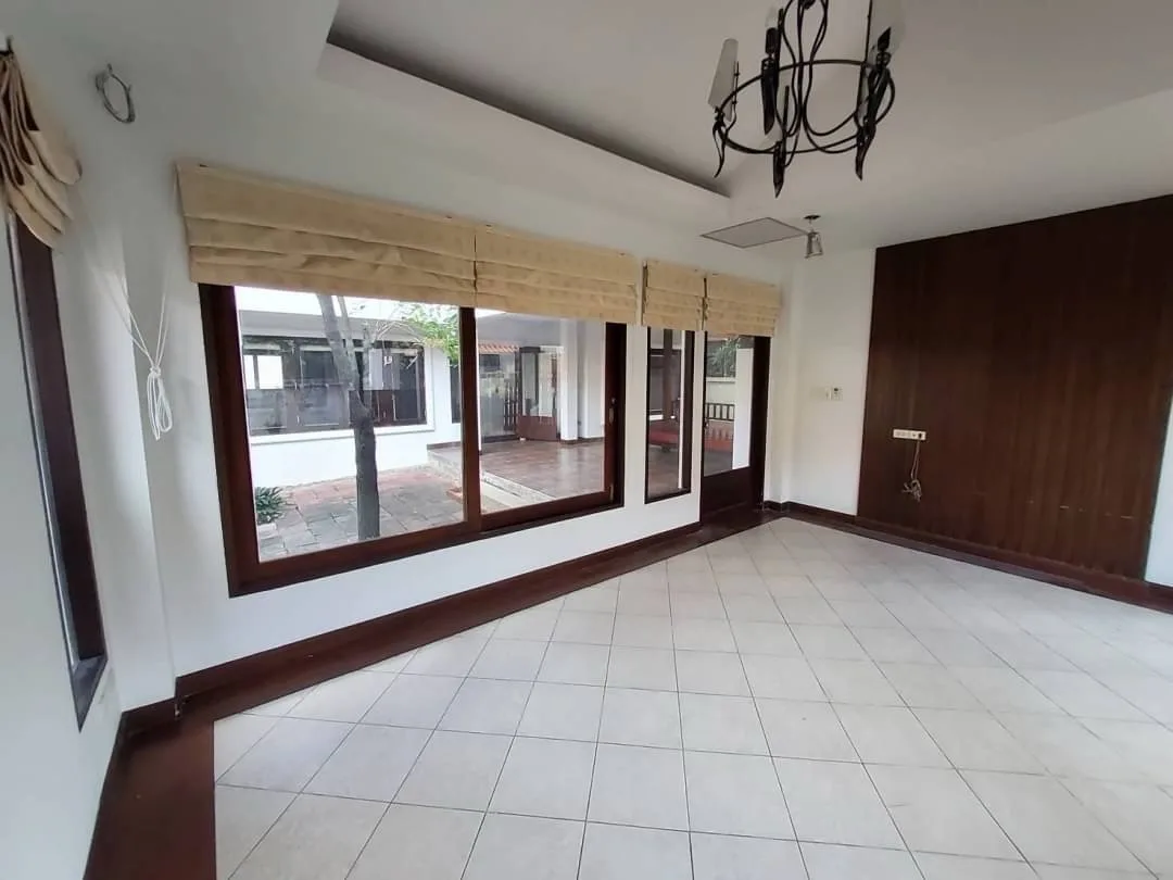 2-story detached house for rent at a great price, featuring a Thai-Tropical fusion style 5