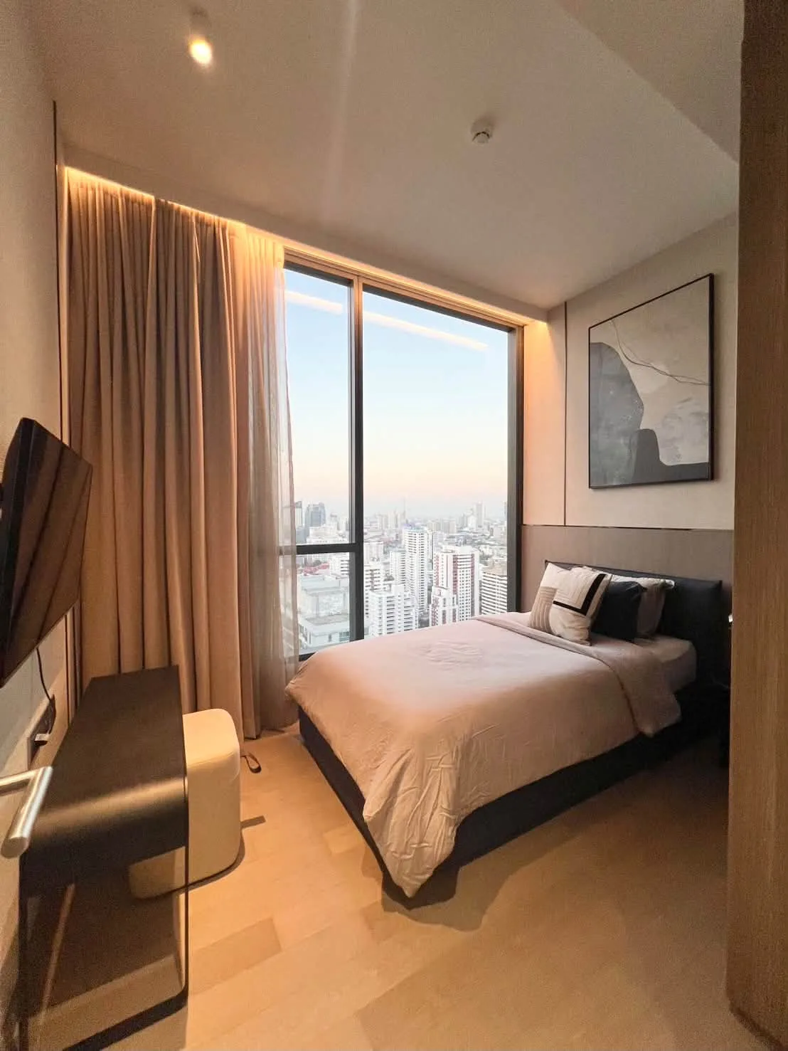 ✨ CELES Asoke | Luxury Residence in the heart of Asoke – High-floor unit with panoramic city views 3