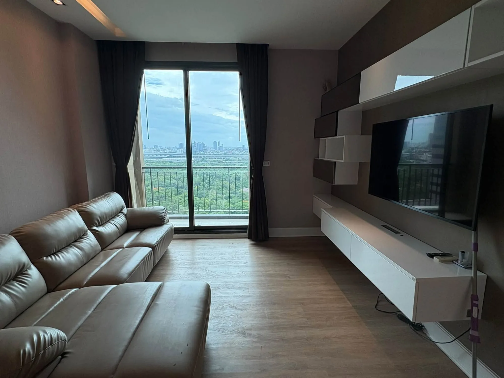 🏳️ Equinox condo 5